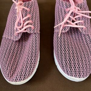 Ladies pink sneakers for every day use,size 41